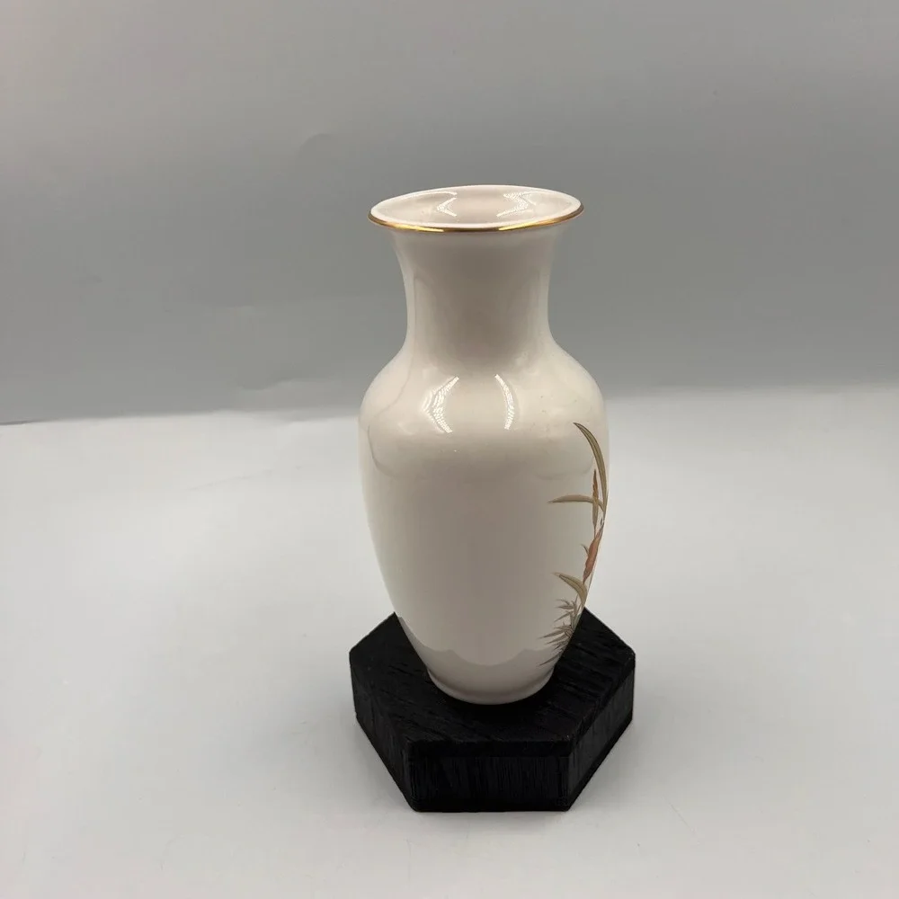 Fine China Japan Vintage Porcelain Bud Vase Floral Iris Gold Trim 6.5‎ Inch